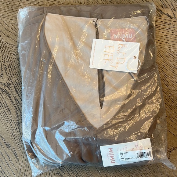 Show Me Your Mumu Emily Empire Maxi Dress Dune Chiffon XS NWT - Picture 4 of 6